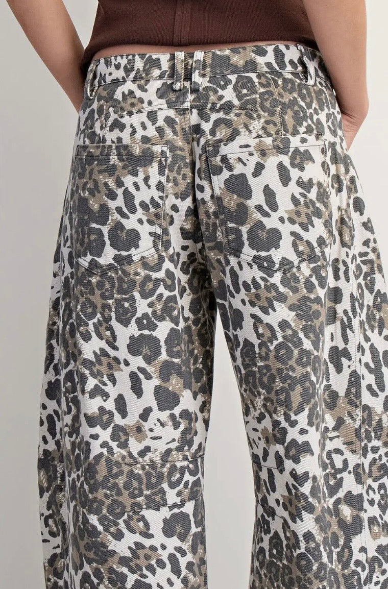 Mae Soft Leopard Barrel Jeans